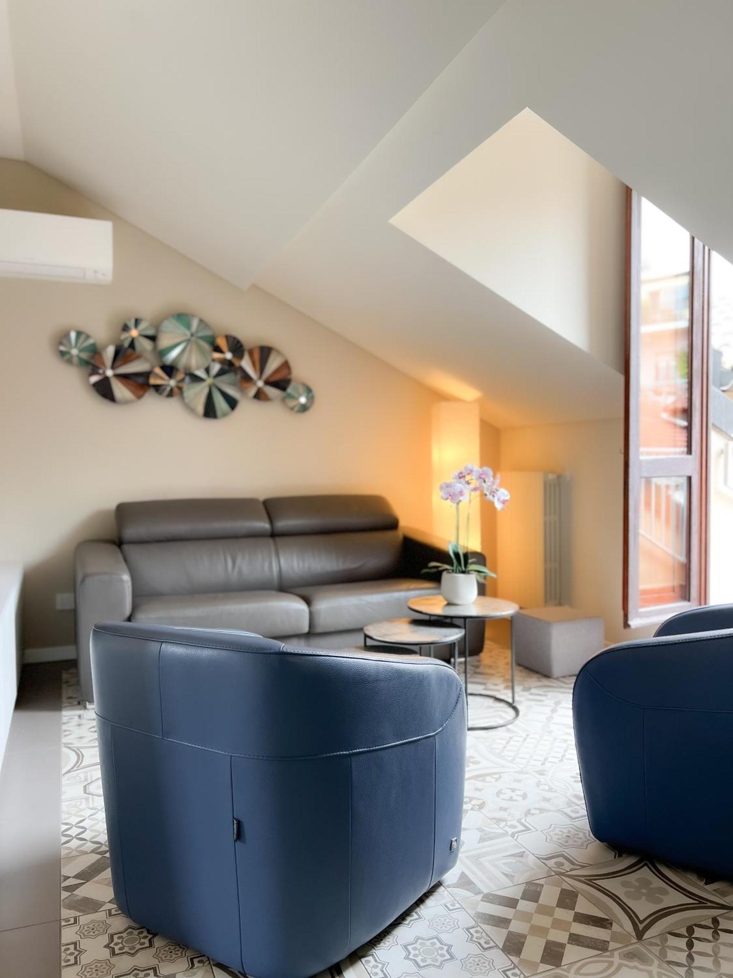 Comecasa 10 Minutes Walk From Duomo 2 Bedroom Apartment มิลาน ภายนอก รูปภาพ