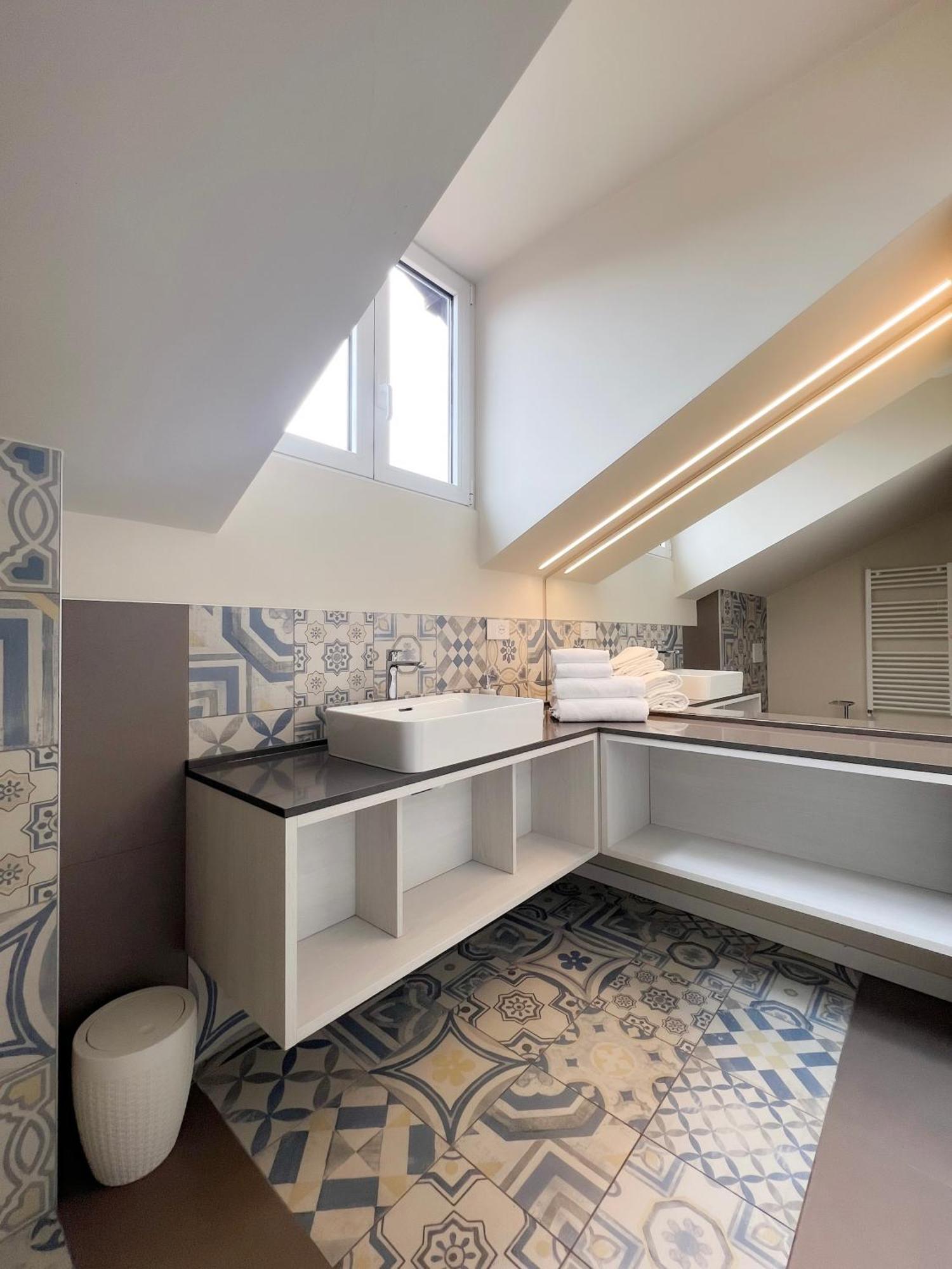 Comecasa 10 Minutes Walk From Duomo 2 Bedroom Apartment มิลาน ภายนอก รูปภาพ