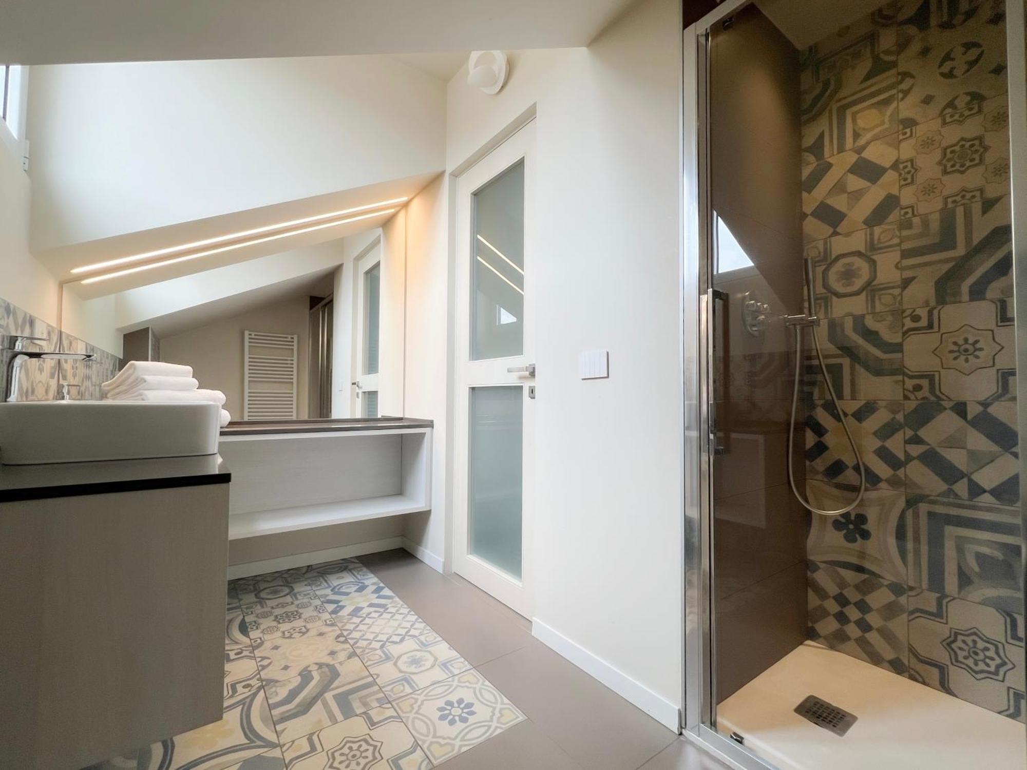 Comecasa 10 Minutes Walk From Duomo 2 Bedroom Apartment มิลาน ภายนอก รูปภาพ