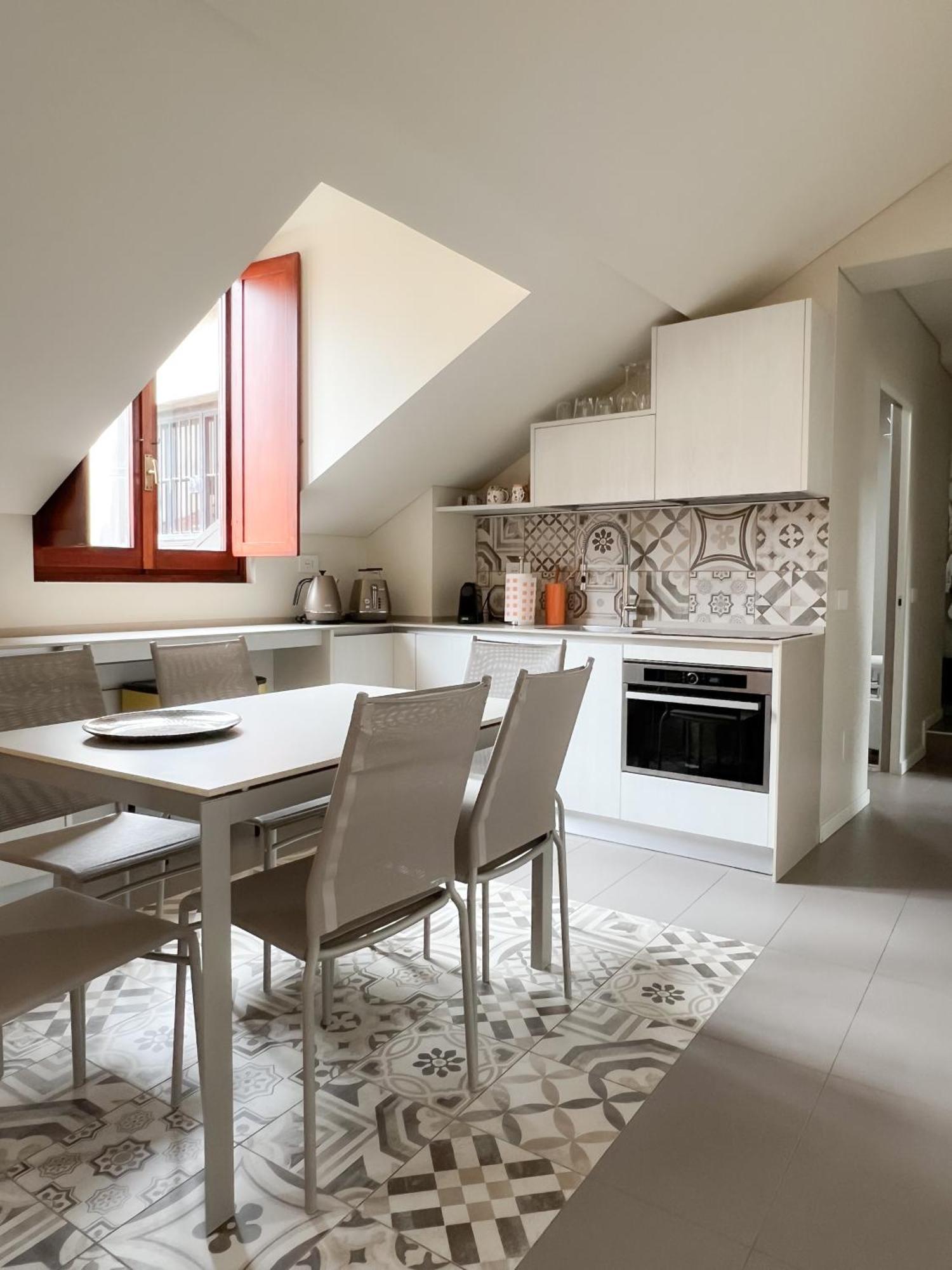 Comecasa 10 Minutes Walk From Duomo 2 Bedroom Apartment มิลาน ภายนอก รูปภาพ