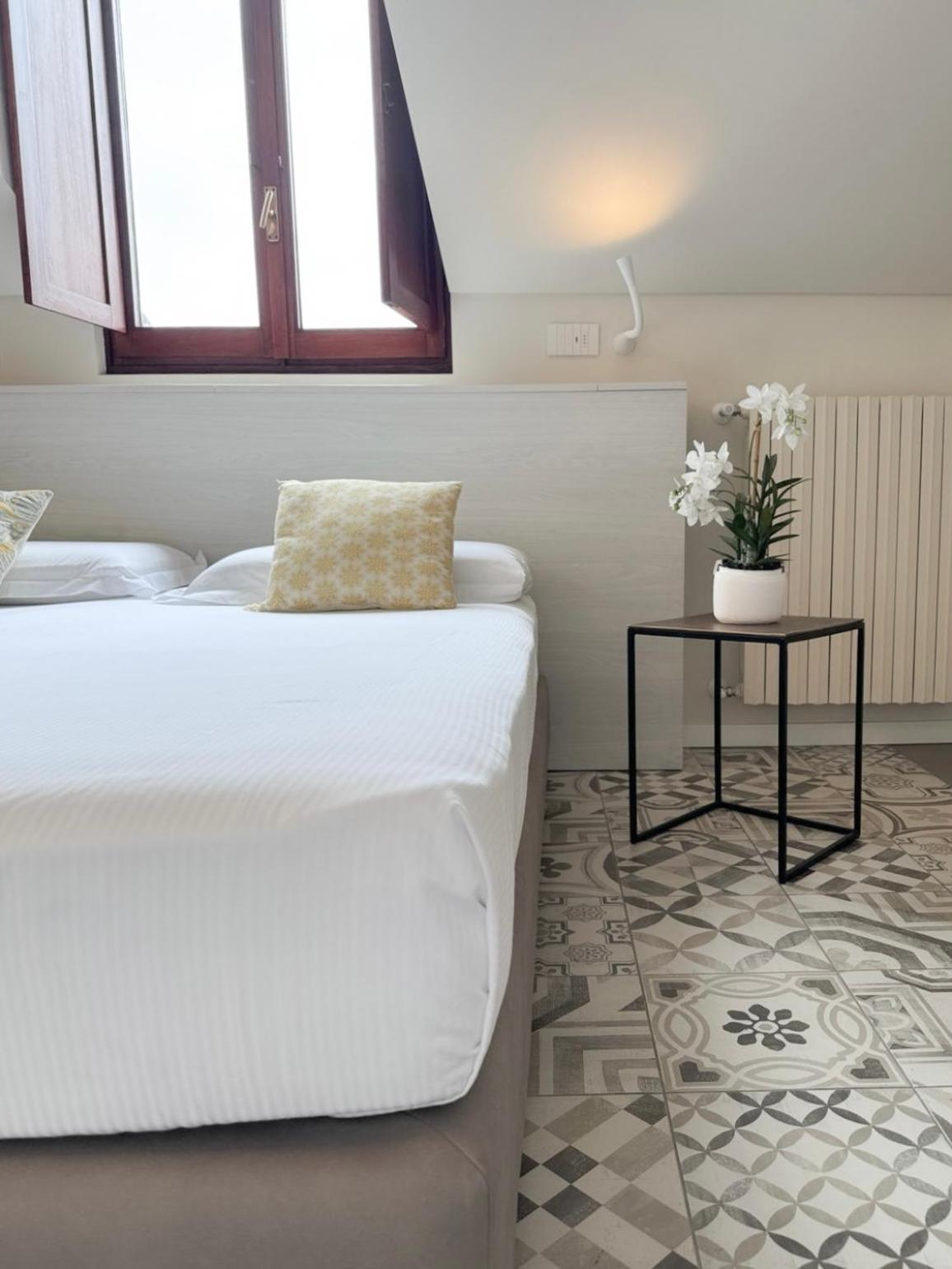 Comecasa 10 Minutes Walk From Duomo 2 Bedroom Apartment มิลาน ภายนอก รูปภาพ