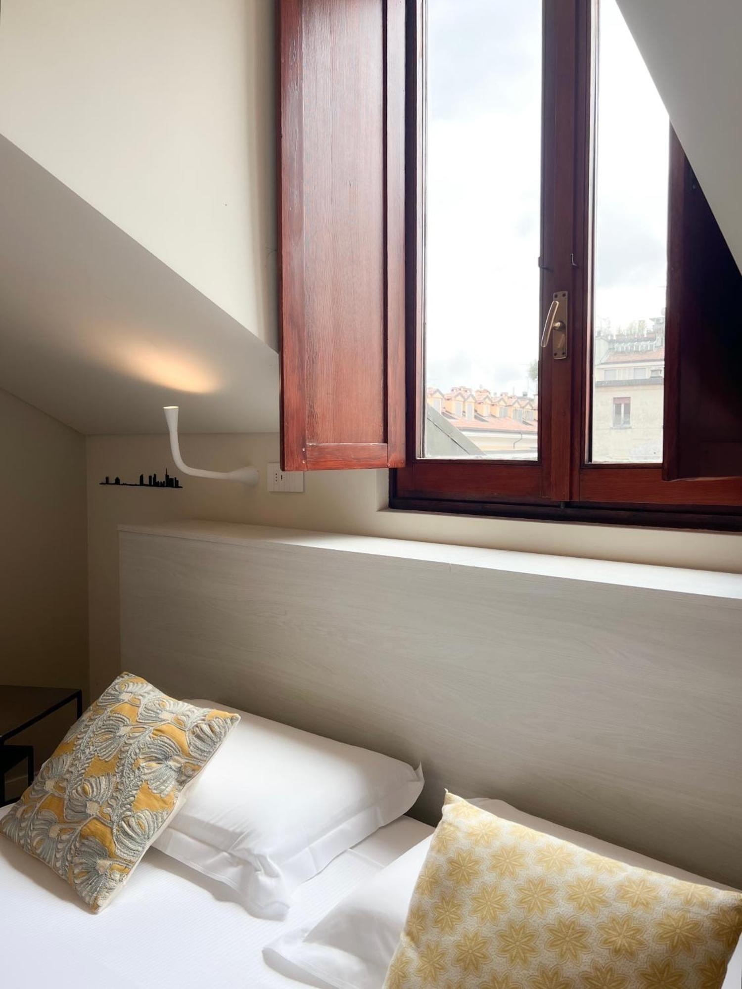 Comecasa 10 Minutes Walk From Duomo 2 Bedroom Apartment มิลาน ภายนอก รูปภาพ