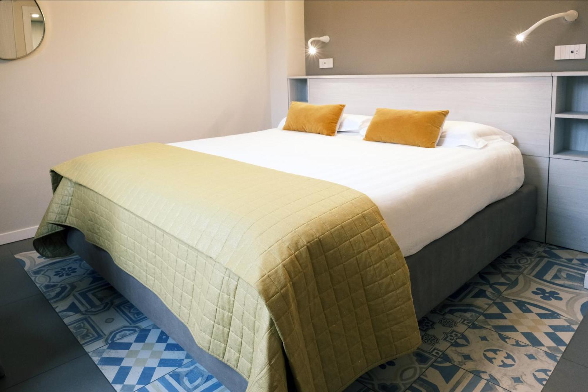 Comecasa 10 Minutes Walk From Duomo 2 Bedroom Apartment มิลาน ภายนอก รูปภาพ