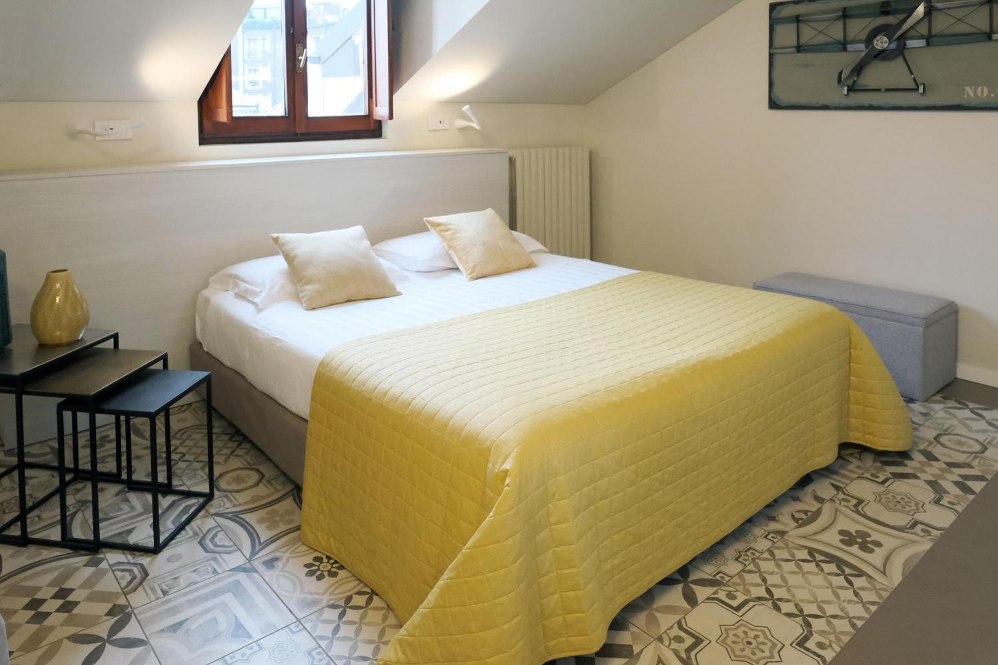 Comecasa 10 Minutes Walk From Duomo 2 Bedroom Apartment มิลาน ภายนอก รูปภาพ