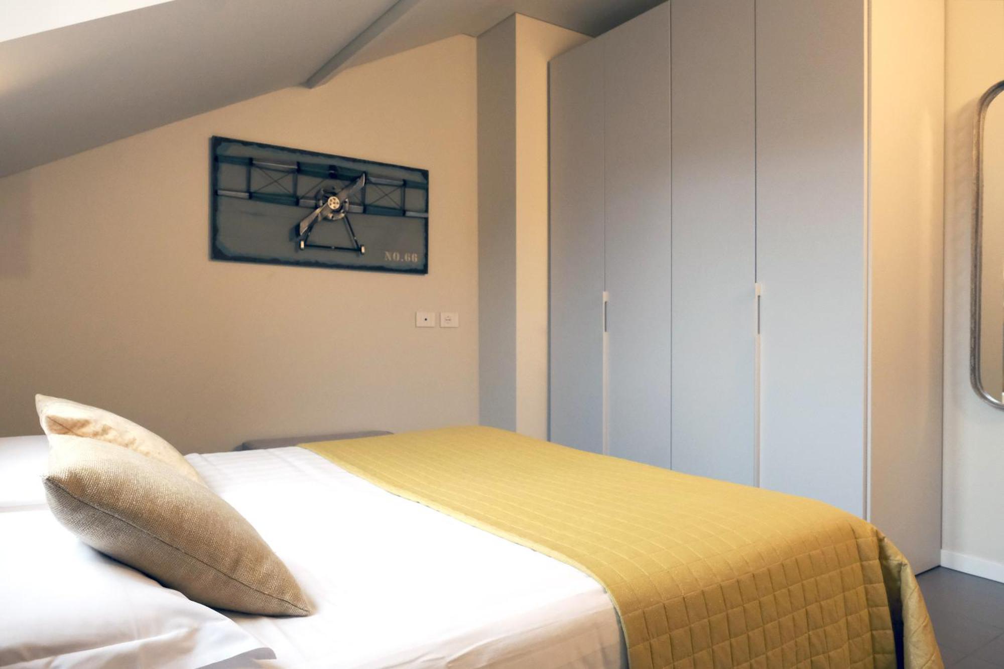 Comecasa 10 Minutes Walk From Duomo 2 Bedroom Apartment มิลาน ภายนอก รูปภาพ
