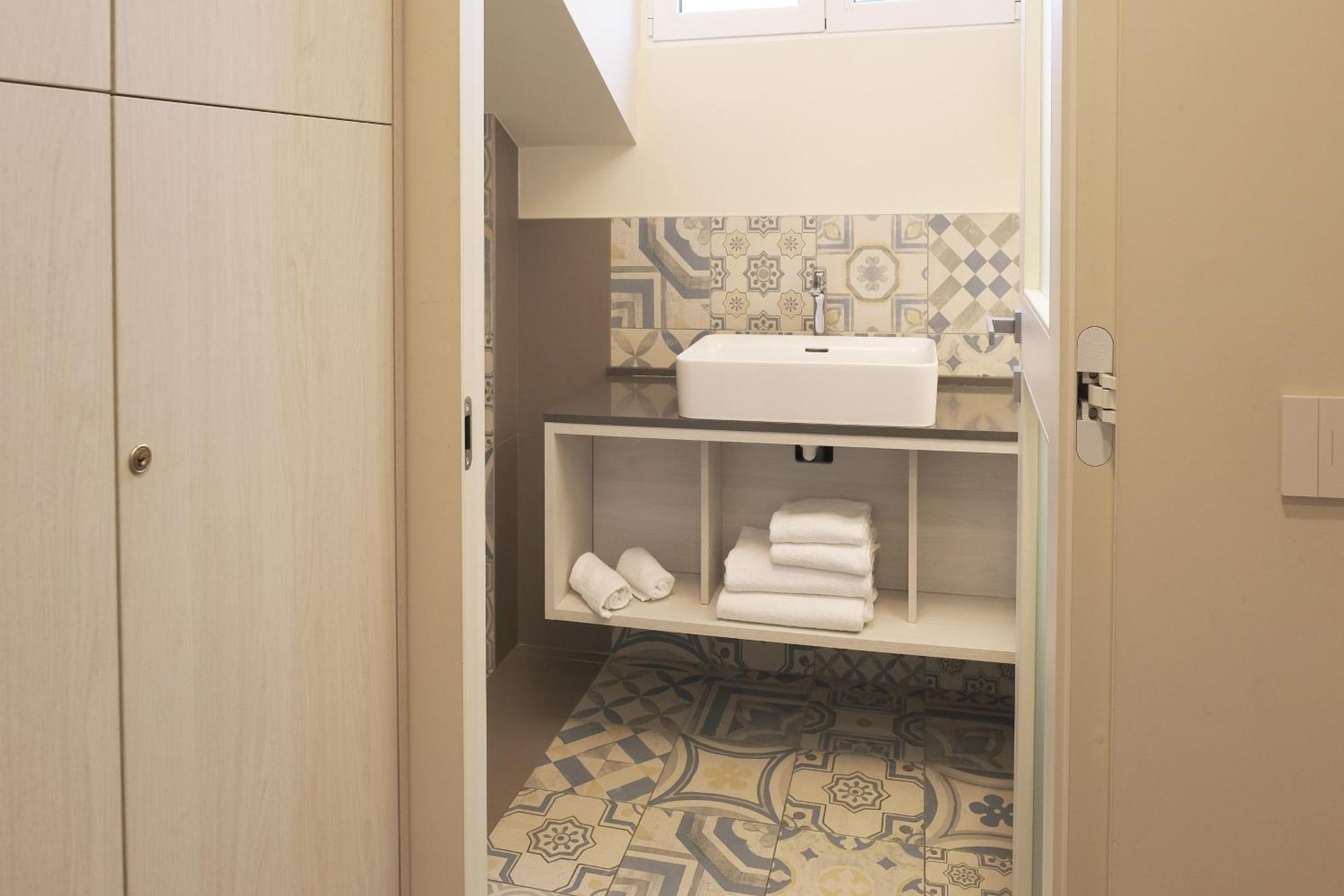 Comecasa 10 Minutes Walk From Duomo 2 Bedroom Apartment มิลาน ภายนอก รูปภาพ