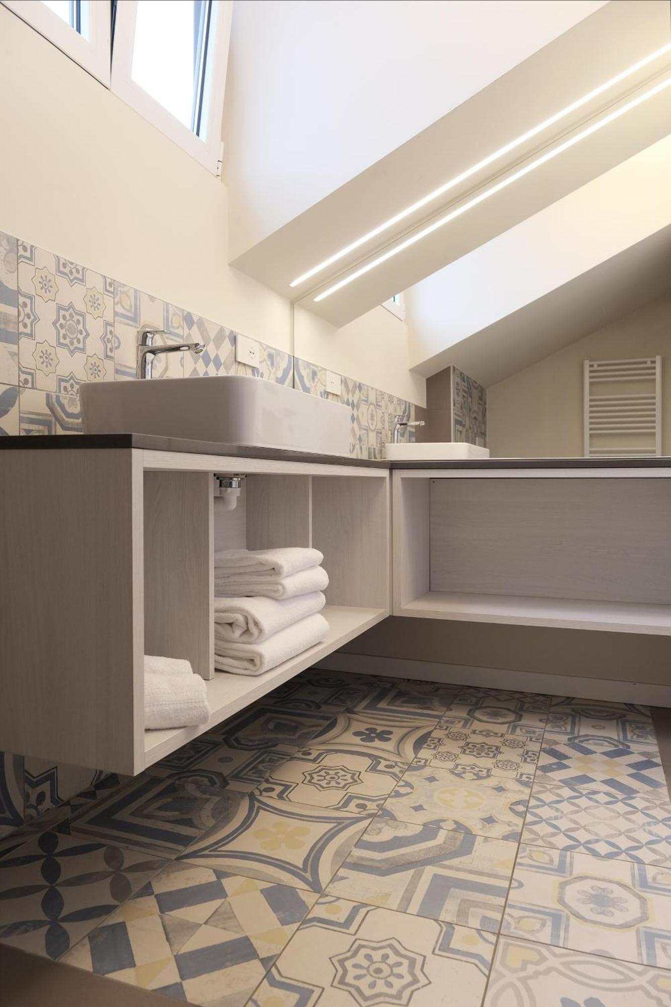 Comecasa 10 Minutes Walk From Duomo 2 Bedroom Apartment มิลาน ภายนอก รูปภาพ