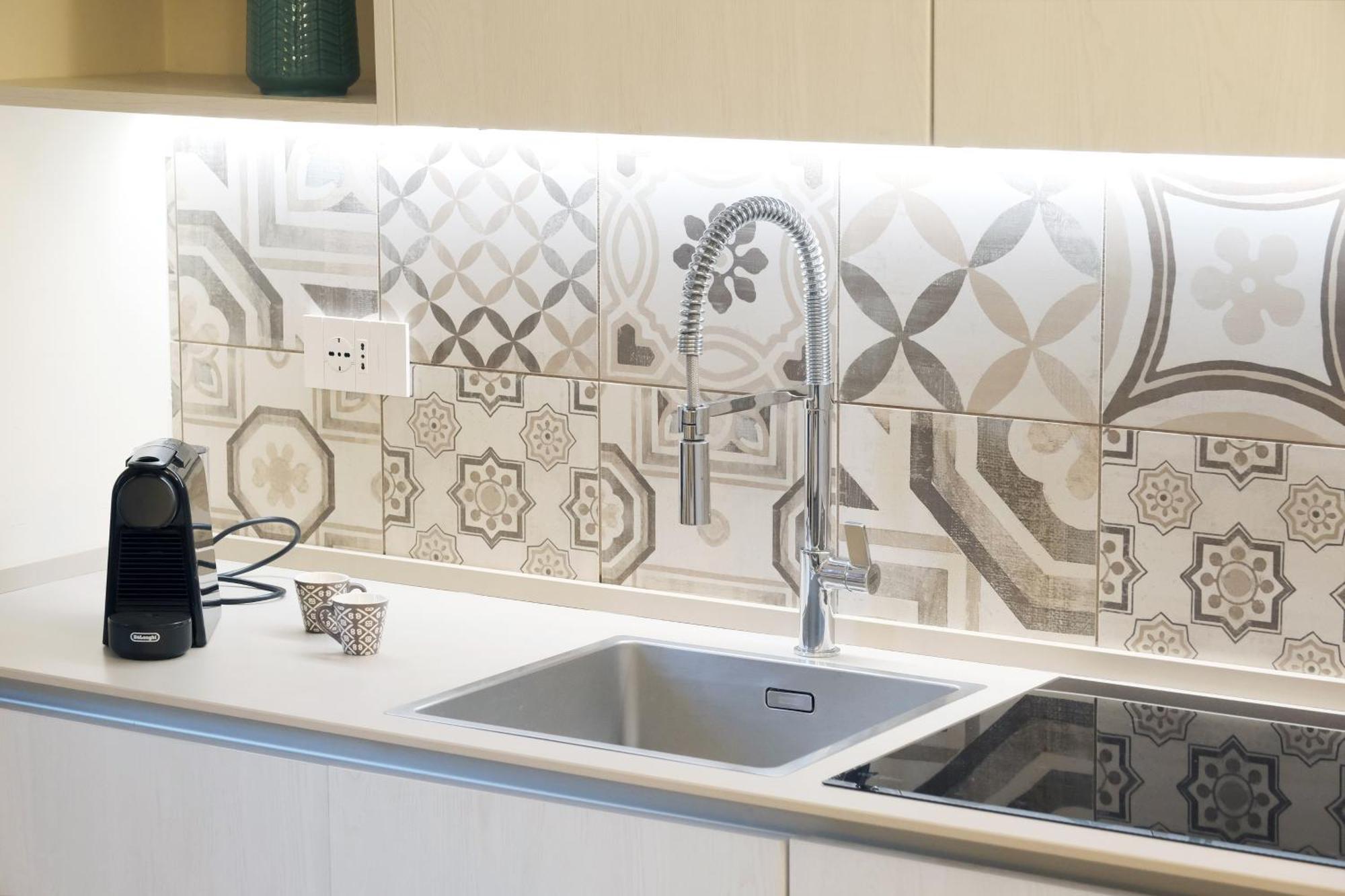 Comecasa 10 Minutes Walk From Duomo 2 Bedroom Apartment มิลาน ภายนอก รูปภาพ