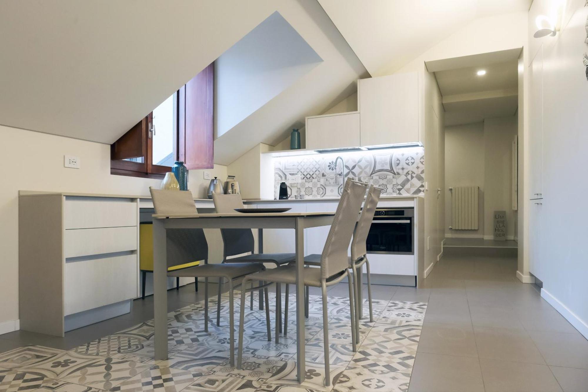 Comecasa 10 Minutes Walk From Duomo 2 Bedroom Apartment มิลาน ภายนอก รูปภาพ