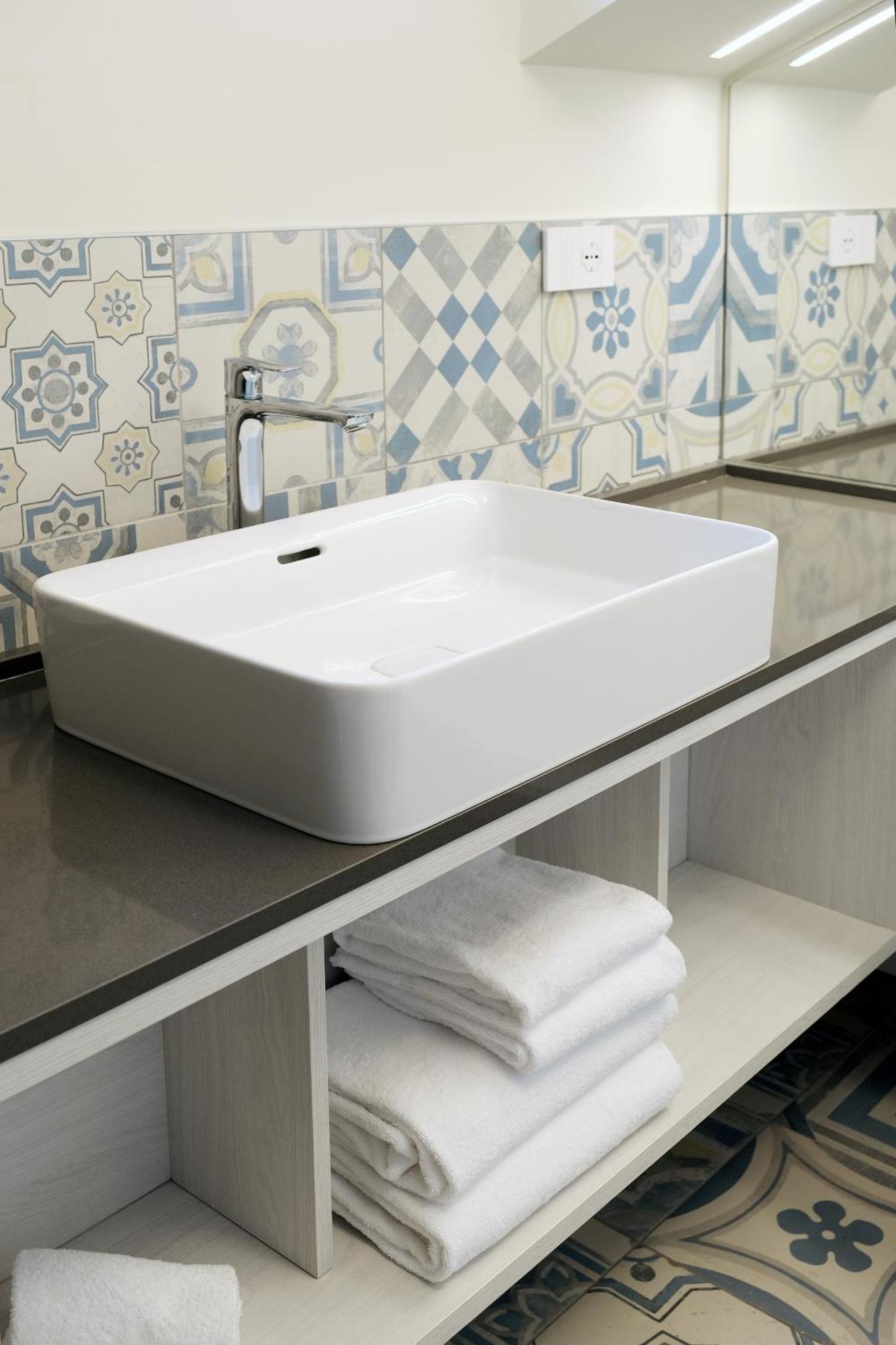 Comecasa 10 Minutes Walk From Duomo 2 Bedroom Apartment มิลาน ภายนอก รูปภาพ